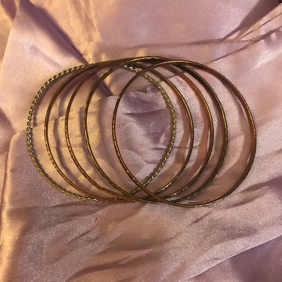5 bangle bracelets dark rose color - Picture 2 of 4